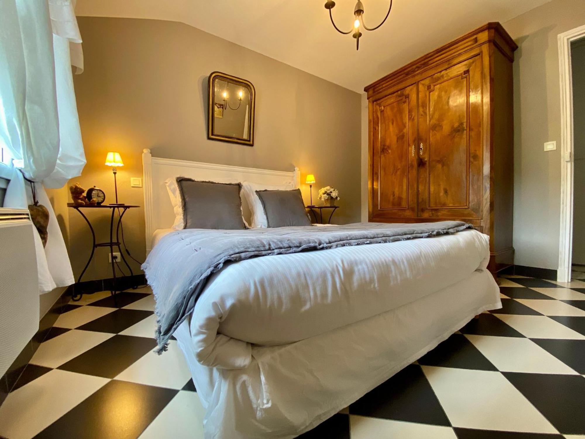 Gite De Charme Avec Piscine Chauffee Et Wifi - 2 Chambres - Fr-1-306-803 Chateauthebaud Exteriér fotografie